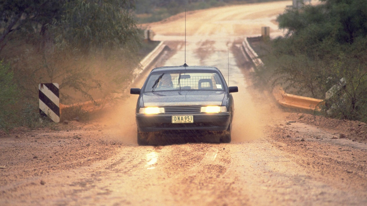 VN Commodore Dirt Road