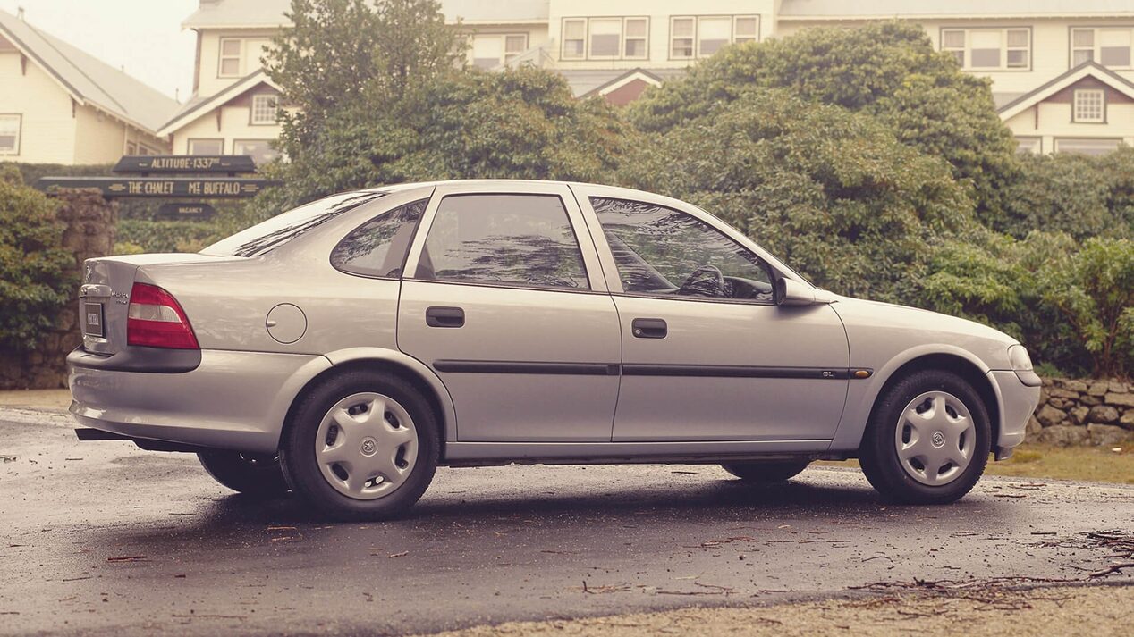 Holden Vectra Side On